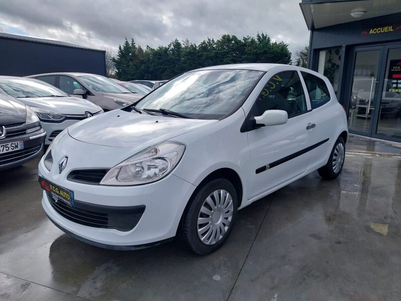 RENAULT CLIO III 1.5 dCi 70 Extreme foncé clim