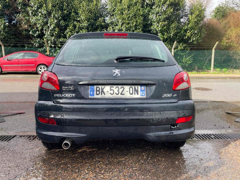 PEUGEOT 206+  1.4i 70CV