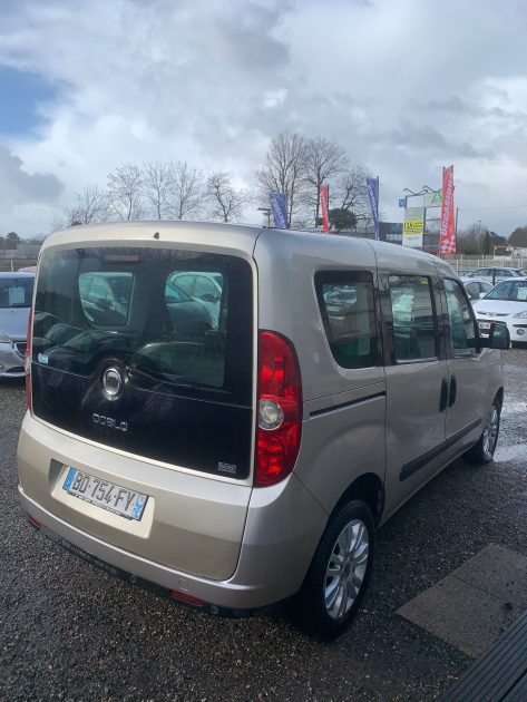 FIAT DOBLO  2010