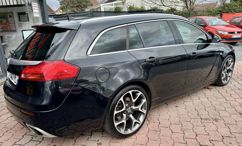 OPEL INSIGNIA Sports Tourer 2.8L V6 Turbo OPC 4x4 325cv GARANTIE 1 an / RÉVISER 