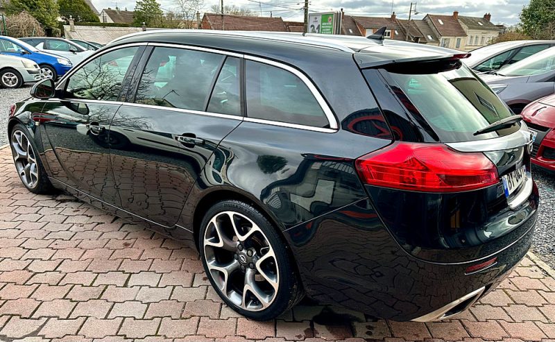 OPEL INSIGNIA Sports Tourer 2.8L V6 Turbo OPC 4x4 325cv GARANTIE 1 an / RÉVISER 