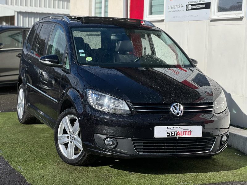 VOLKSWAGEN TOURAN 2012