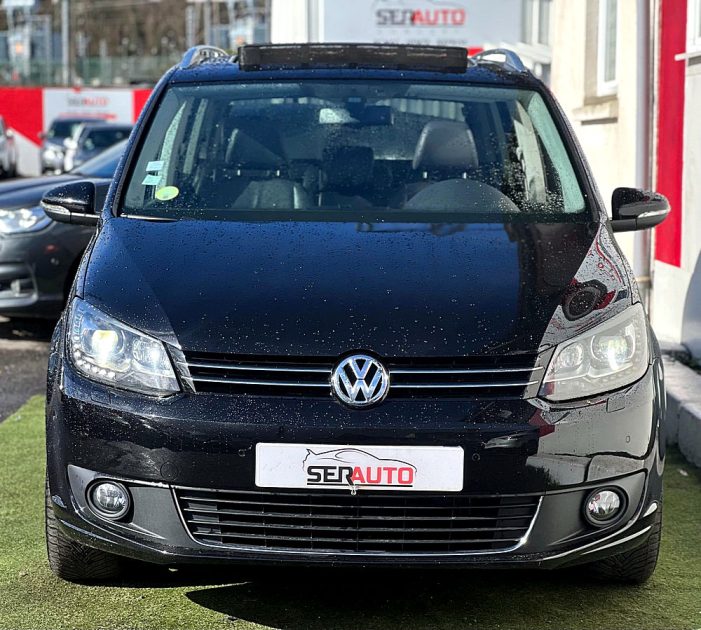 VOLKSWAGEN TOURAN 2012