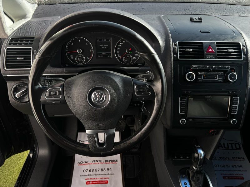 VOLKSWAGEN TOURAN 2012