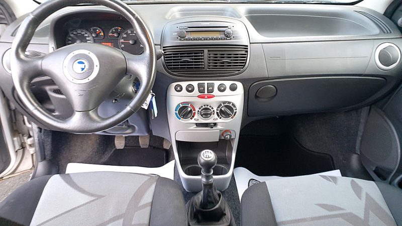 FIAT Punto 80 CV 16V Sound