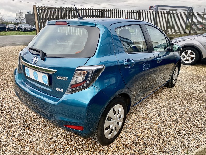 TOYOTA YARIS ACTIVE 2012