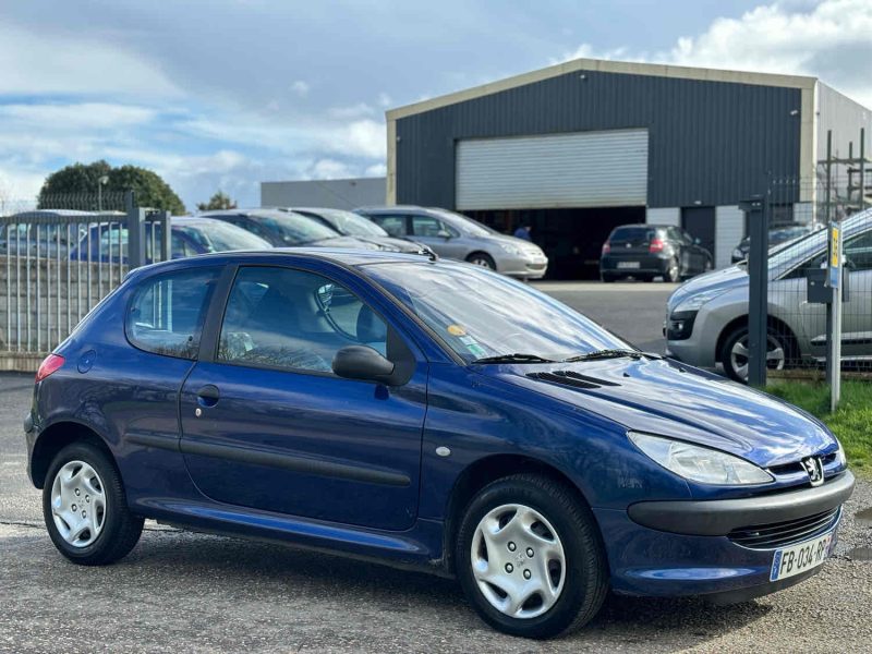 PEUGEOT 206 1.4 i 75CH XT