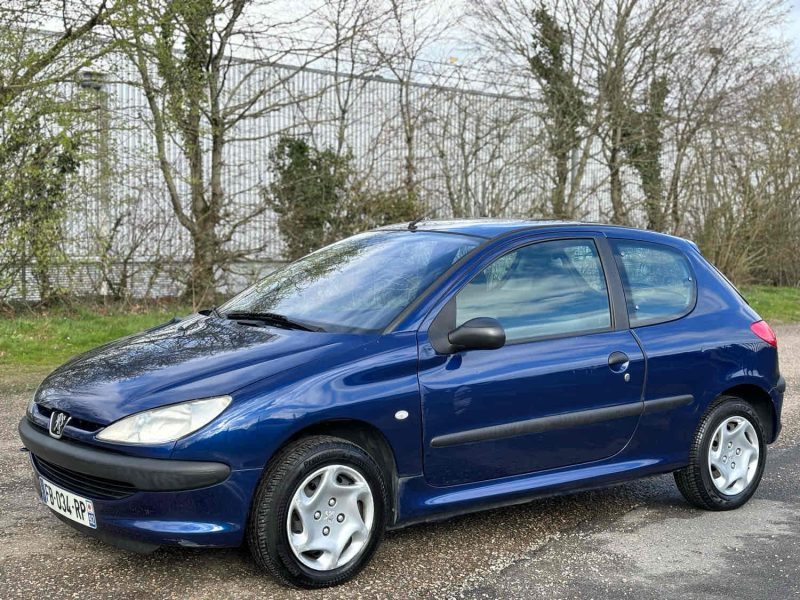 PEUGEOT 206 1.4 i 75CH XT