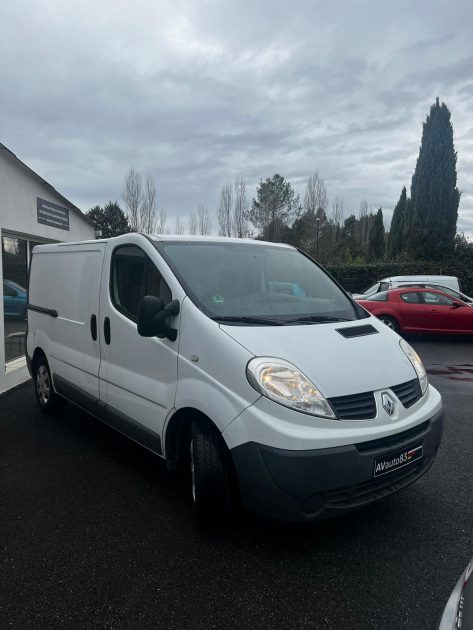 RENAULT TRAFIC 2012 2.0 dci 120