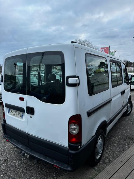 RENAULT MASTER II 9 PLACES 2006