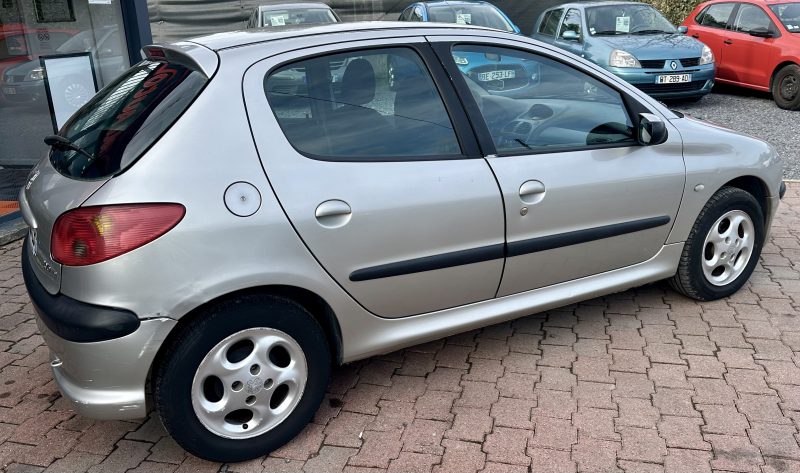 PEUGEOT 206 3/5 portes 2004