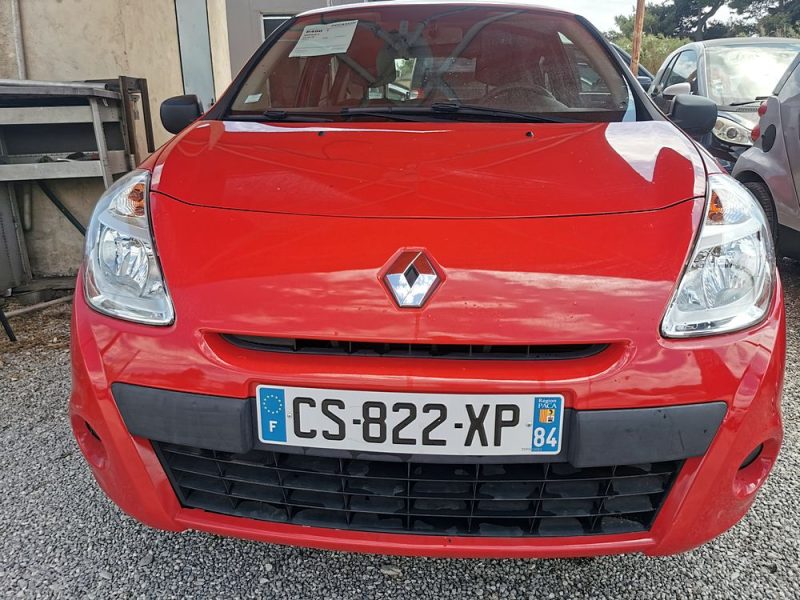 RENAULT CLIO 3 1,2 16V 75CH COLLECTION 2013