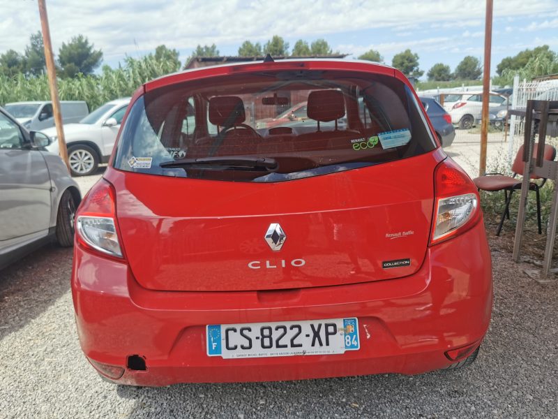RENAULT CLIO 3 1,2 16V 75CH COLLECTION 2013
