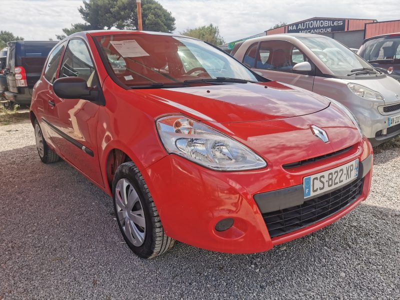 RENAULT CLIO 3 1,2 16V 75CH COLLECTION 2013