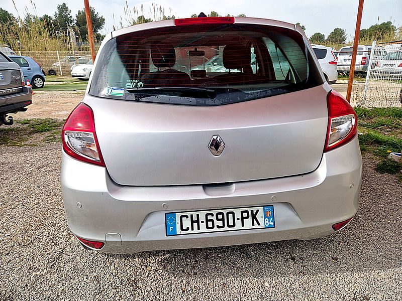 RENAULT CLIO III 1,2 75CH AUTHENTIQUE 1,2 75CH 