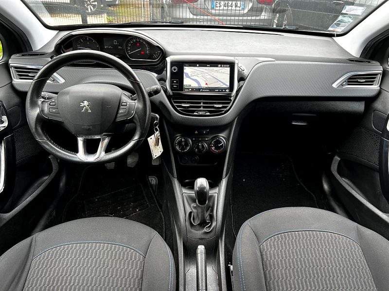 PEUGEOT 208  2017