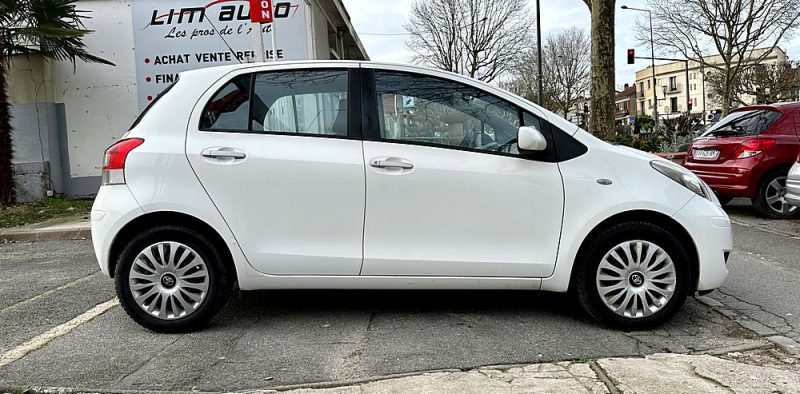 TOYOTA YARIS 2010