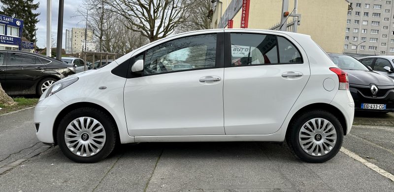 TOYOTA YARIS 2010