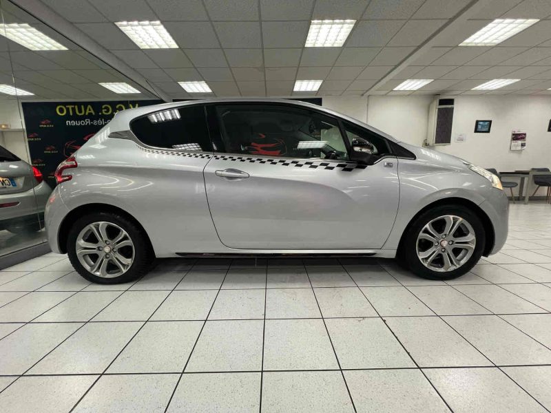 PEUGEOT 208 1.2 VTI 82cv