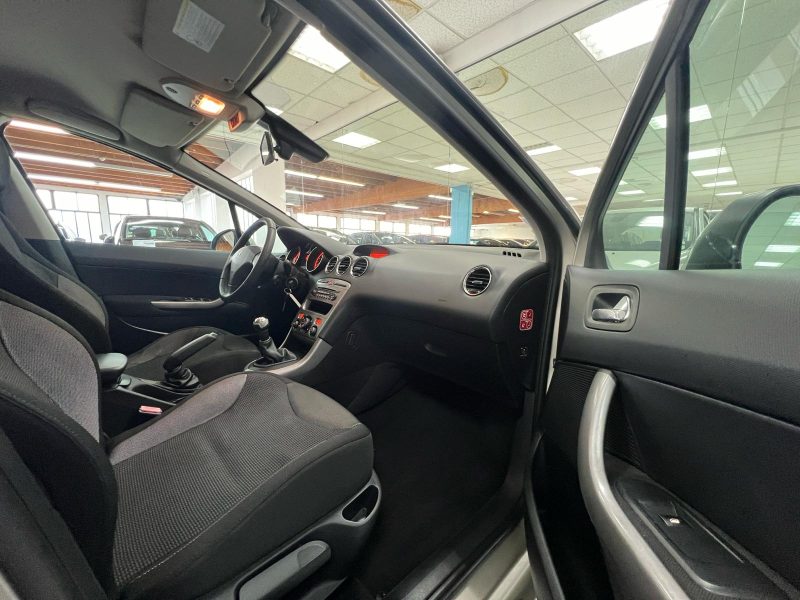 PEUGEOT 308 1.6 HDi 110 Premium