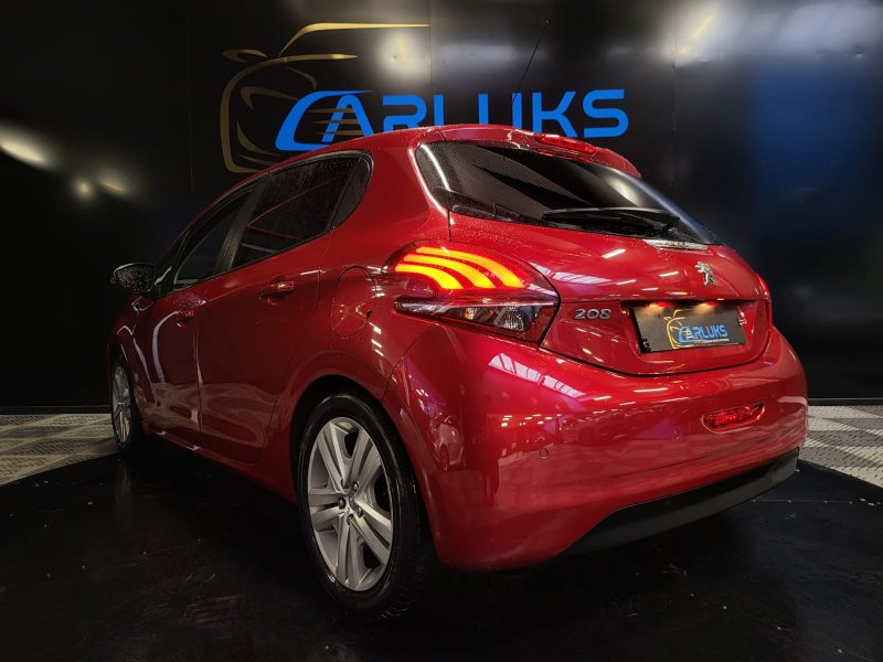 PEUGEOT 208 1.2 VTI 82cv STYLE / CARPLAY / CLIM / DISTRIBUTION OK