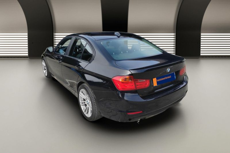 BMW Série 3 (F30) 318d  143ch Business