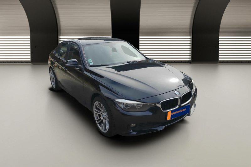 BMW Série 3 (F30) 318d  143ch Business