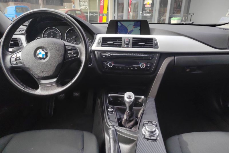 BMW Série 3 (F30) 318d  143ch Business