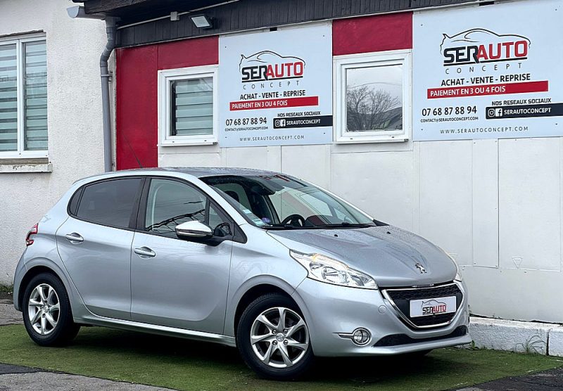 PEUGEOT 208 2013