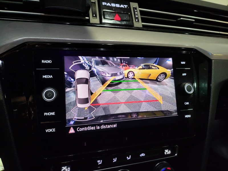 VOLKSWAGEN PASSAT 1.6 TDI 120cv Confortline DSG7 / APPLE CARPLAY/CAMERA DE RECUL/DETECTION DE COLLIS