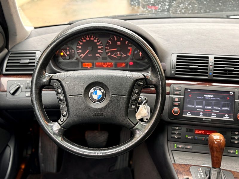 BMW SERIE 3 325i BOITE AUTOMATIQUE PAYEZ EN 4 X ! 