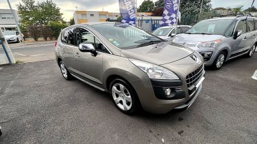 PEUGEOT 3008 1.6 HDI 115ch Allure