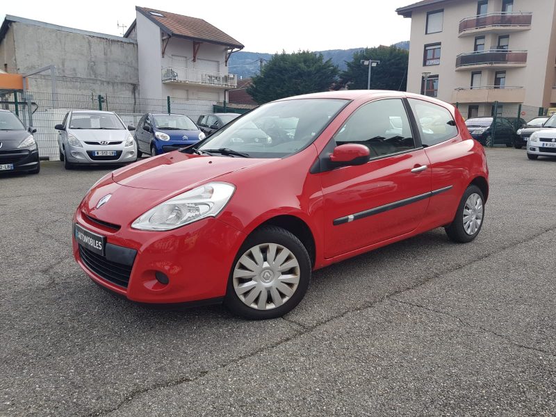 RENAULT  CLIO III 1.2i 75CV AUTHENTIQUE 