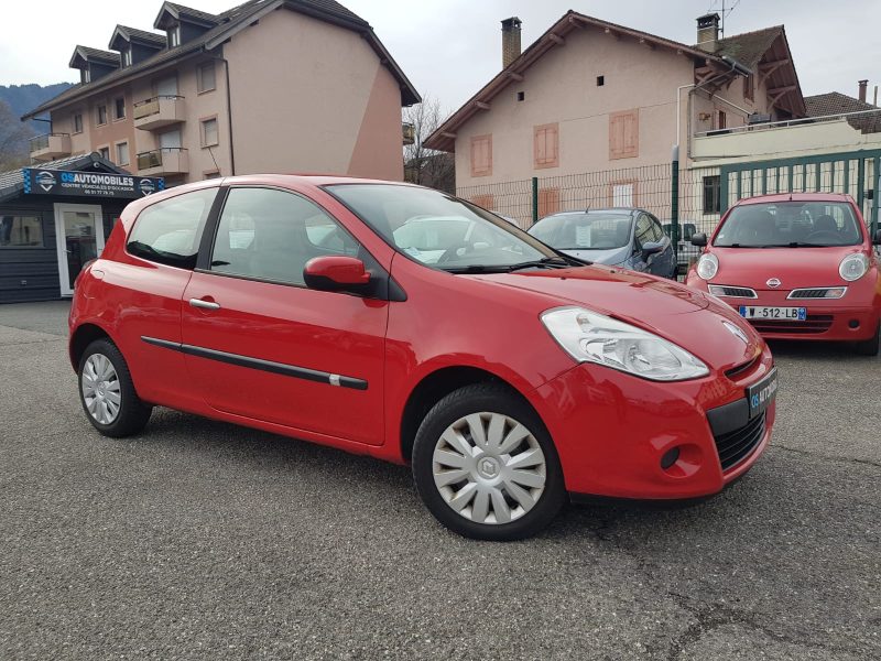 RENAULT  CLIO III 1.2i 75CV AUTHENTIQUE 