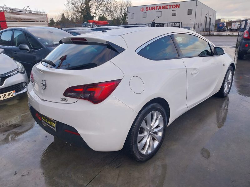 OPEL ASTRA J GTC 2.0 CDTI 165 Sport