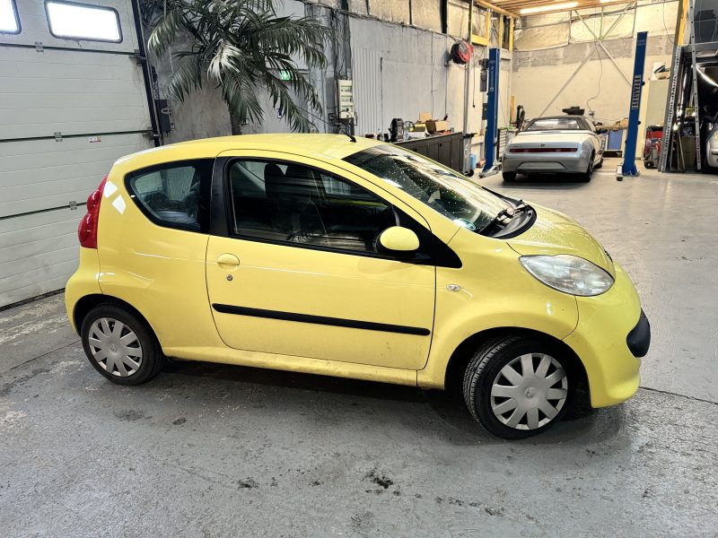 PEUGEOT 107 2006