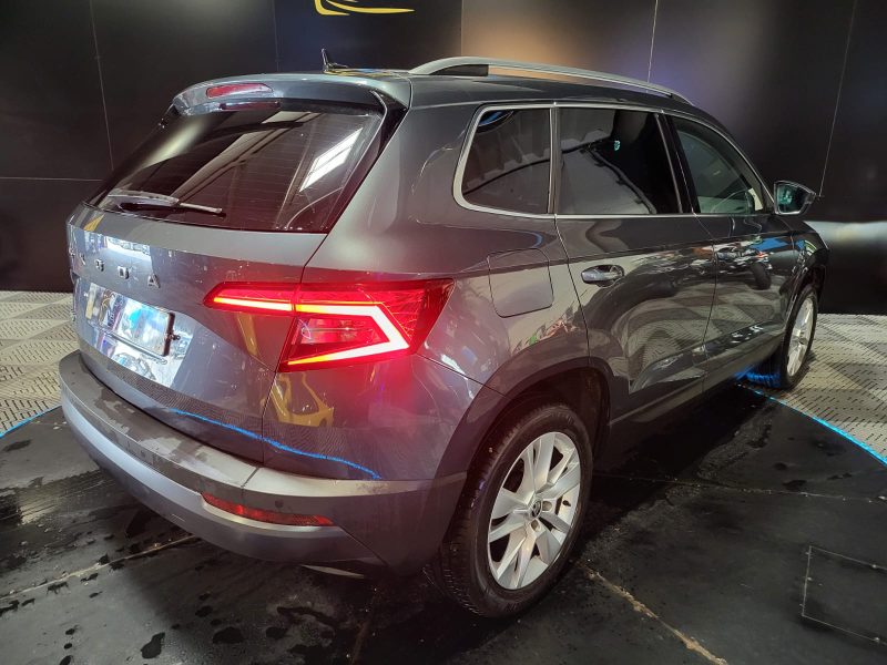 SKODA KAROQ 1.5 TSI 150cv STYLE DSG7 CAMERA / CARPLAY / ANGLES MORT