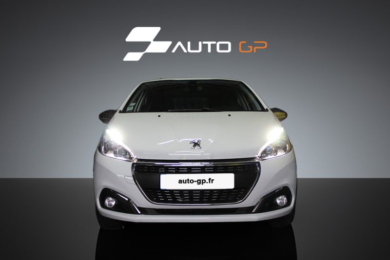 PEUGEOT 208 2019