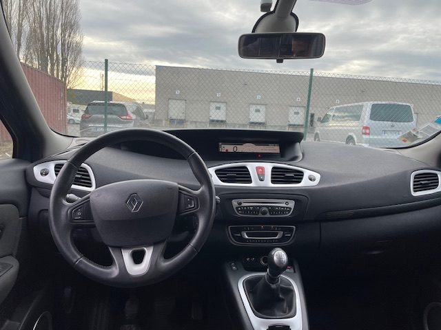 RENAULT SCENIC III 2009