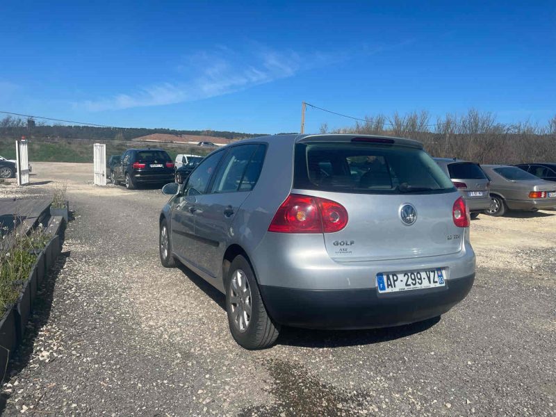 VOLKSWAGEN GOLF 2004