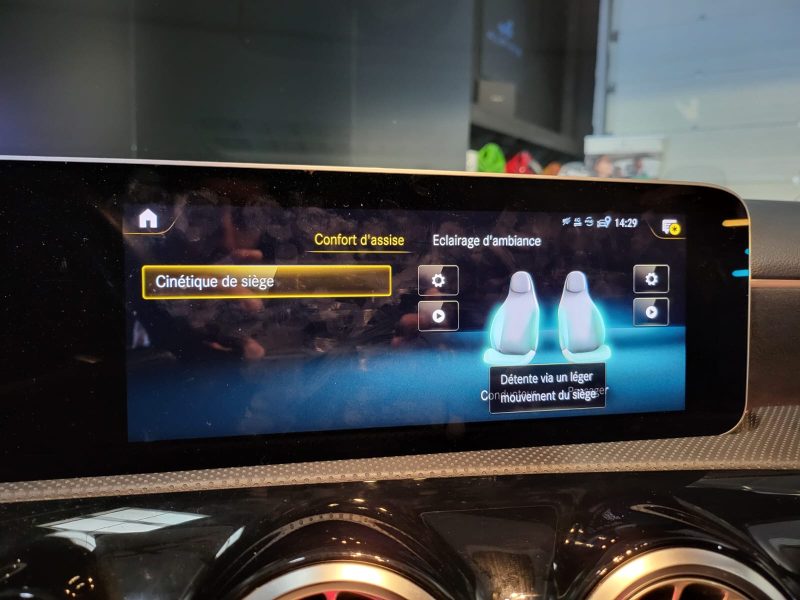 MERCEDES-BENZ CLASSE A 180d 116cv AMG Line 7G-DCT / APPLE CARPLAY/SIEGES CHAUFFANT/CAMERA DE RECUL