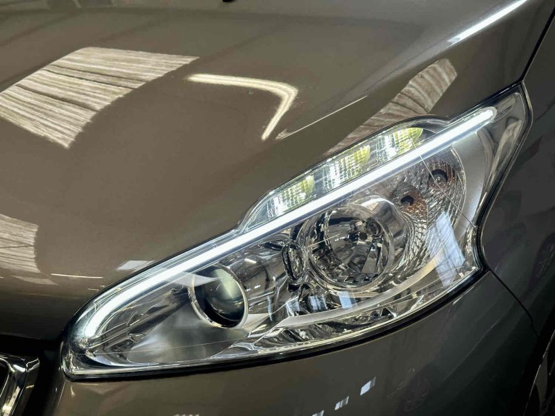 PEUGEOT 208 I 2014