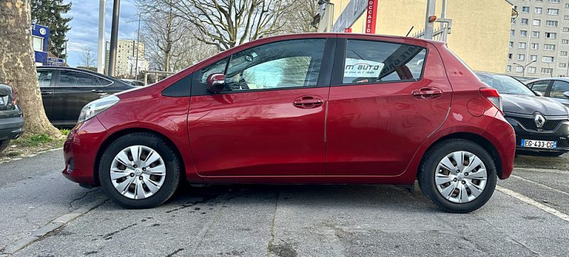 TOYOTA YARIS 2012