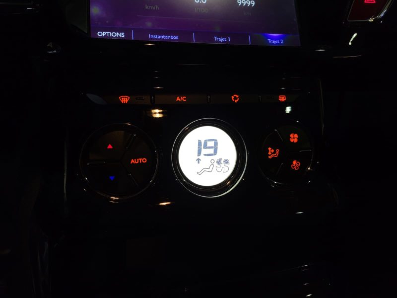 DS DS3 1.2 PureTech 82cv So Chic / APPLE CARPLAY/ MIRROR LINK/BLUETOOTH