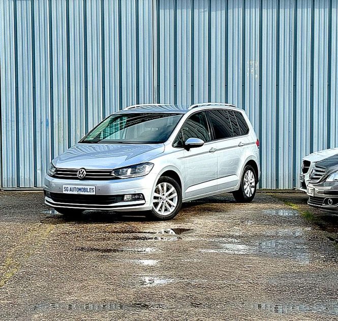 VOLKSWAGEN TOURAN 2015