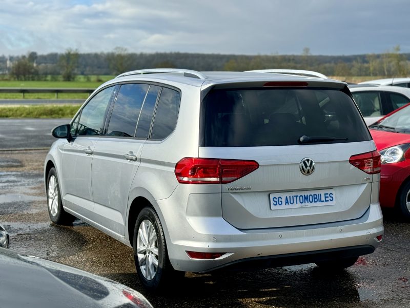 VOLKSWAGEN TOURAN 2015