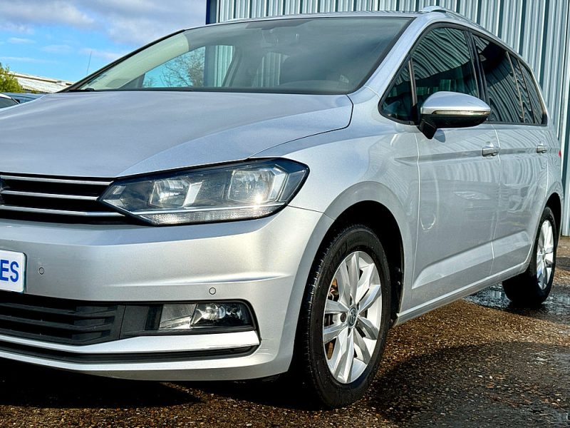 VOLKSWAGEN TOURAN 2015