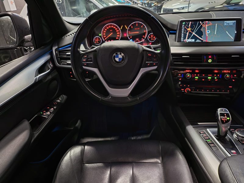 BMW X5 F15 S-Drive 25d 218cv LOUNGE PLUS TOIT OUVRANT / SIEGES CHAUFFANTS ET ELECT/ 360° KEYLESS GO 