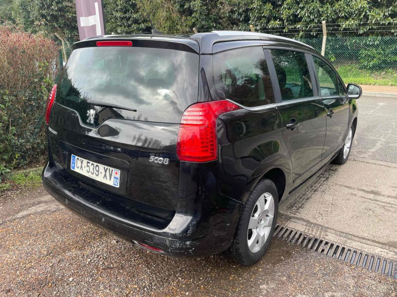 PEUGEOT 5008 1.6HDI 112CV