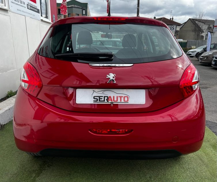 PEUGEOT 208  2014